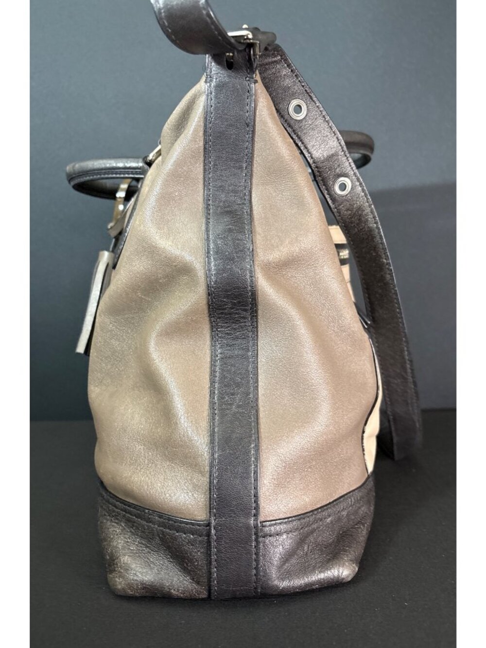 Coach Legacy Rory Satchel Leather Purse No. 19902 Taupe & Black Two-Tone Pebbled - Picture 7 of 16